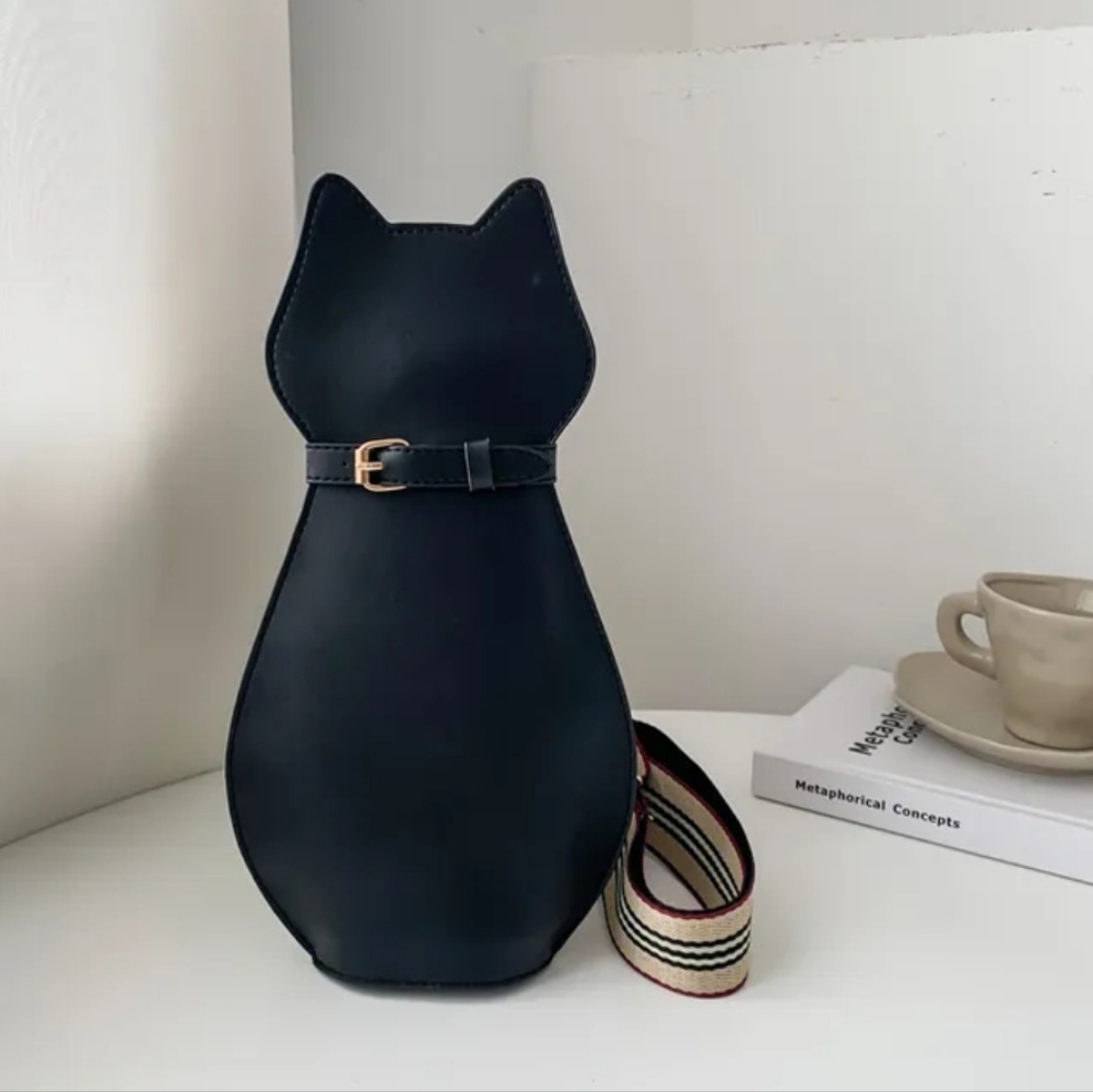 Cute crossbody cat shaped bag 😻